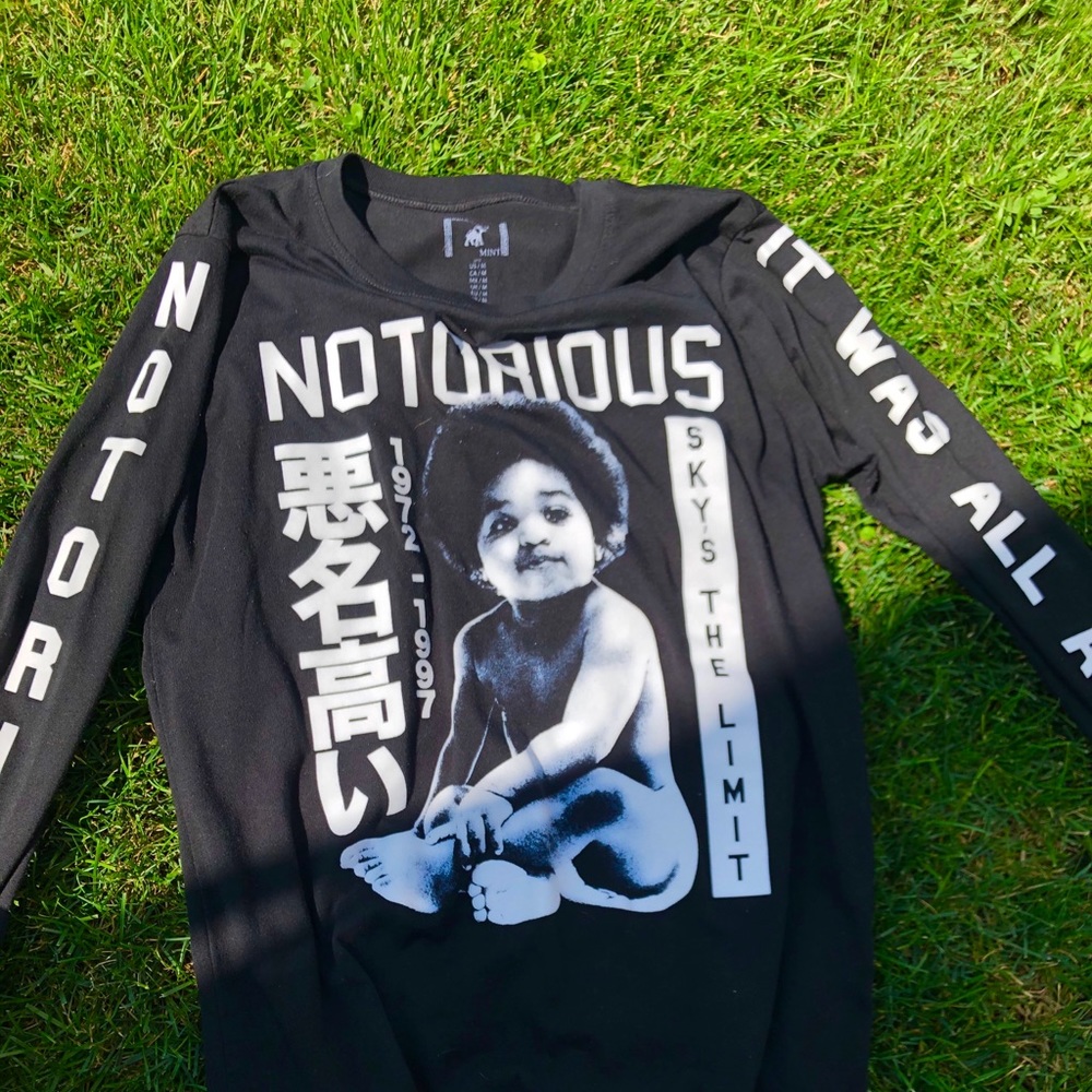 black long sleeve graphic tee 🎱